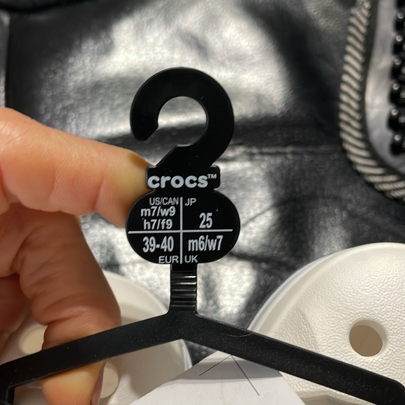 Crocs - Picture 2 of 6